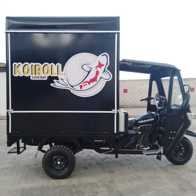motocarro para reparto de sushi vista lateral derecha